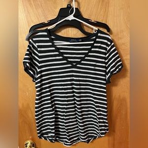 Ralf Lauren Polo Women's T-Shirt Size Large
EXCELLENT CONDITION